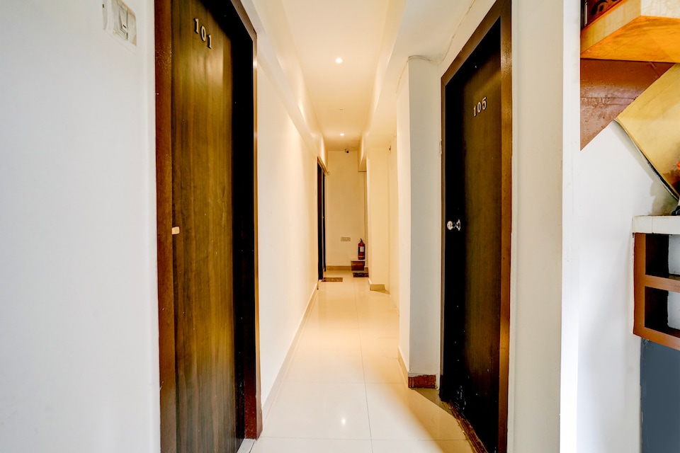 OYO 77012 Hotel Moss View - MOCA, Mumbai BCEC, Mumbai