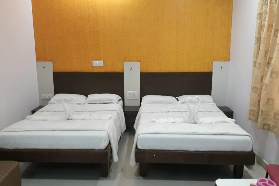 OYO 77019 Hotel Anupam, Mahabaleshwar, Mahabaleshwar