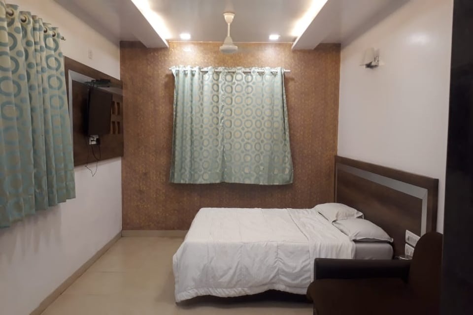 OYO 77019 Hotel Anupam, Mahabaleshwar, Mahabaleshwar