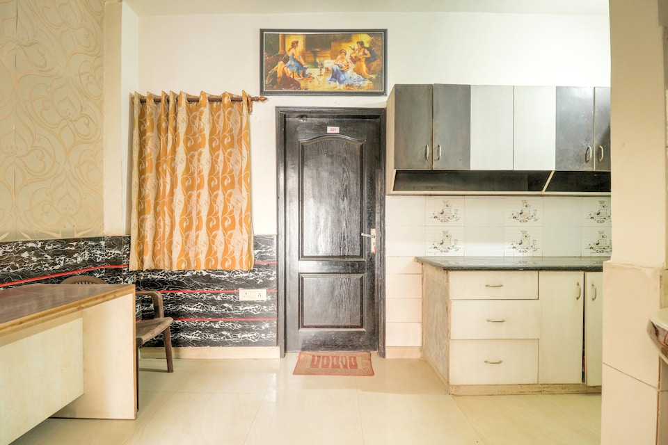 OYO Satya Deluxe, Anand Vihar Delhi, Delhi