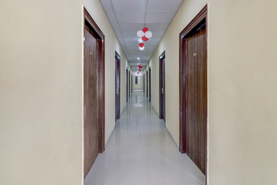 LIVE AS NOD1719, Noida Expressway SEZ, Noida