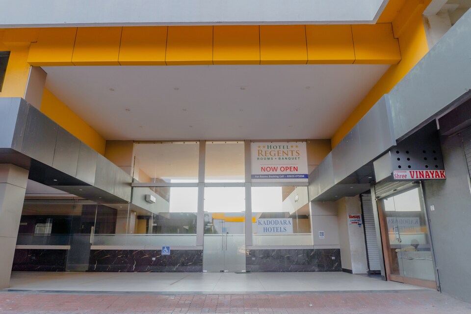 OYO 77033 Hotel Regents, Kadodra Surat, Surat