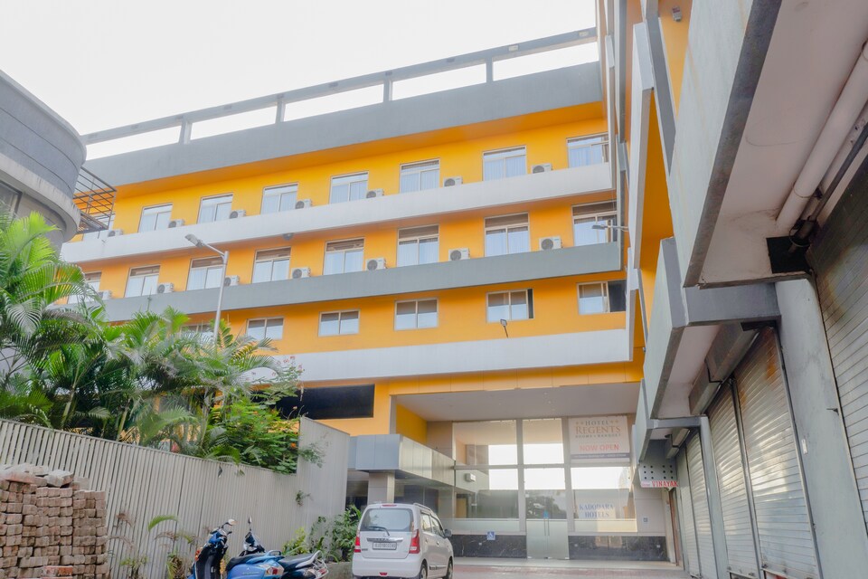 OYO 77033 Hotel Regents, Kadodra Surat, Surat