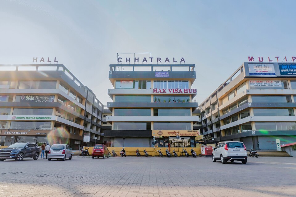 OYO 77033 Hotel Regents, Kadodra Surat, Surat