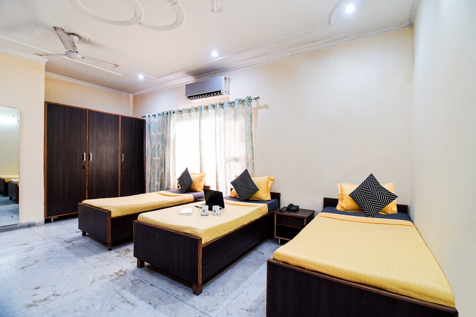 OYO Flagship 77045 New Sunshine Hotel, Golf Course Road, Gurgaon