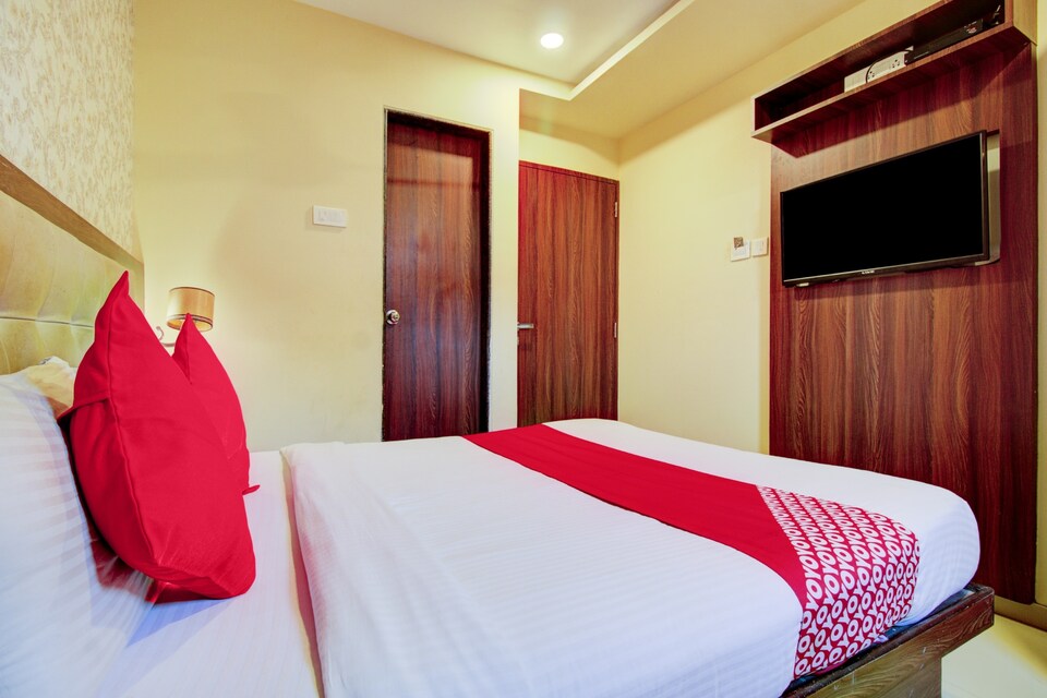 OYO 77046 Liberty Grand, Kurla, Mumbai