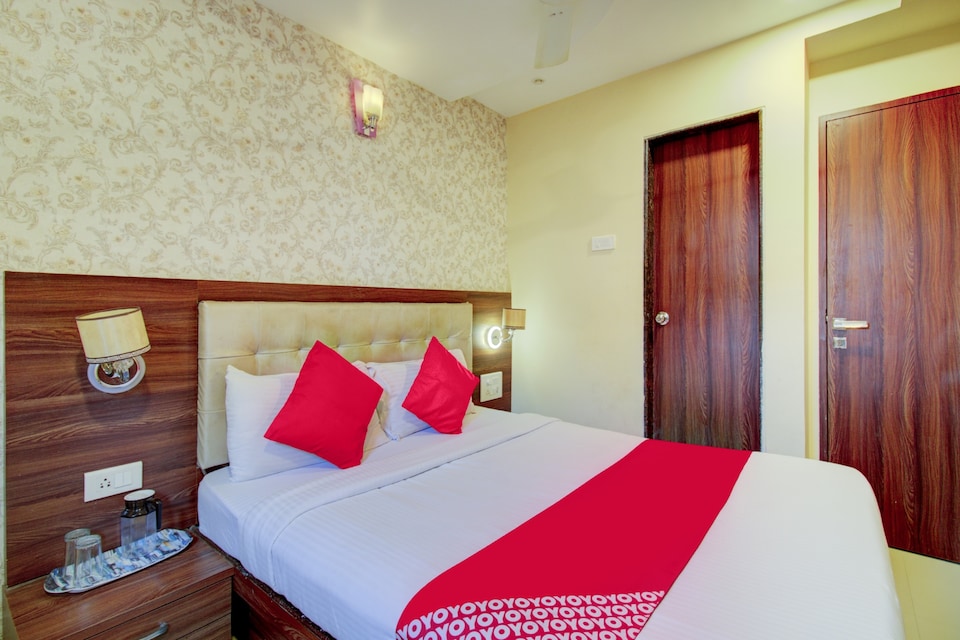 OYO 77046 Liberty Grand, Kurla, Mumbai