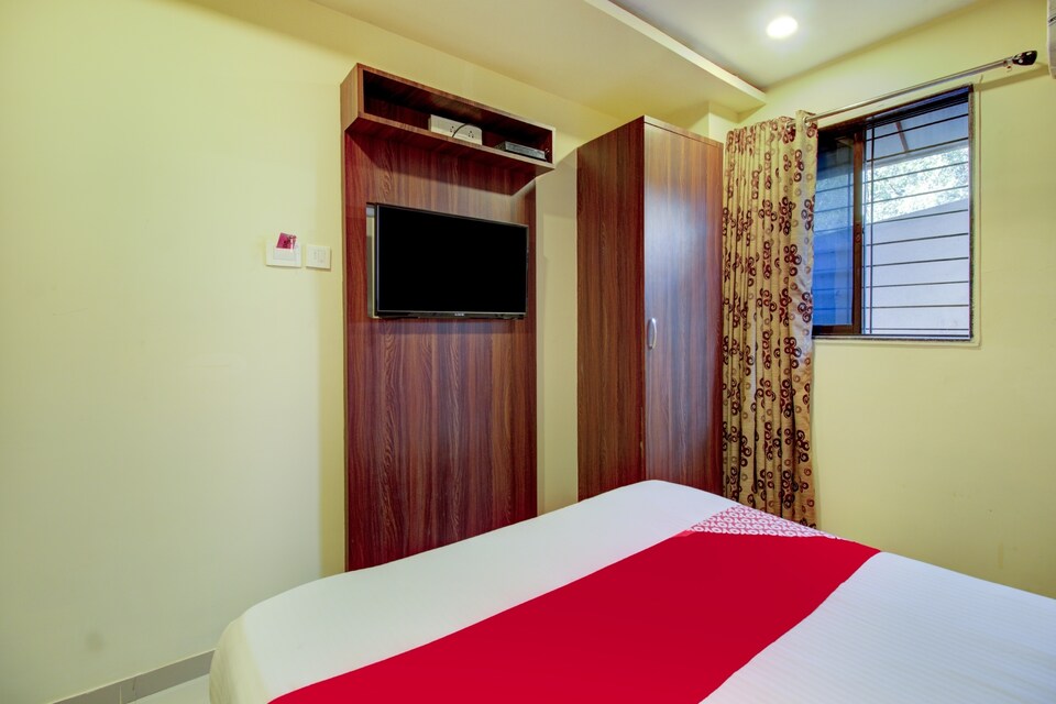 OYO 77046 Liberty Grand, Kurla, Mumbai