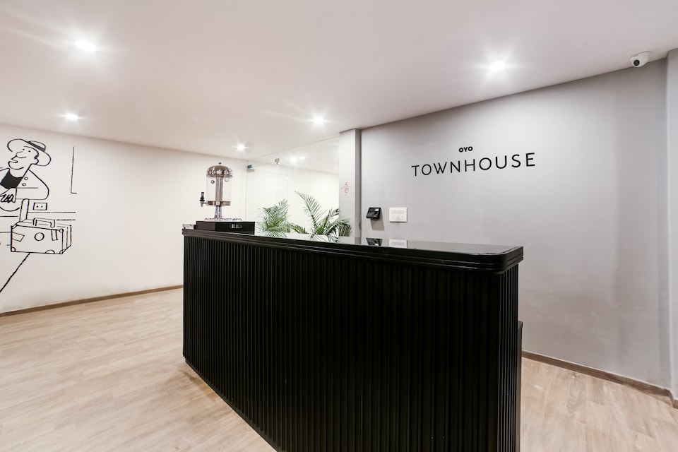 Townhouse Hello Stayz, Golf Course Road, Gurgaon