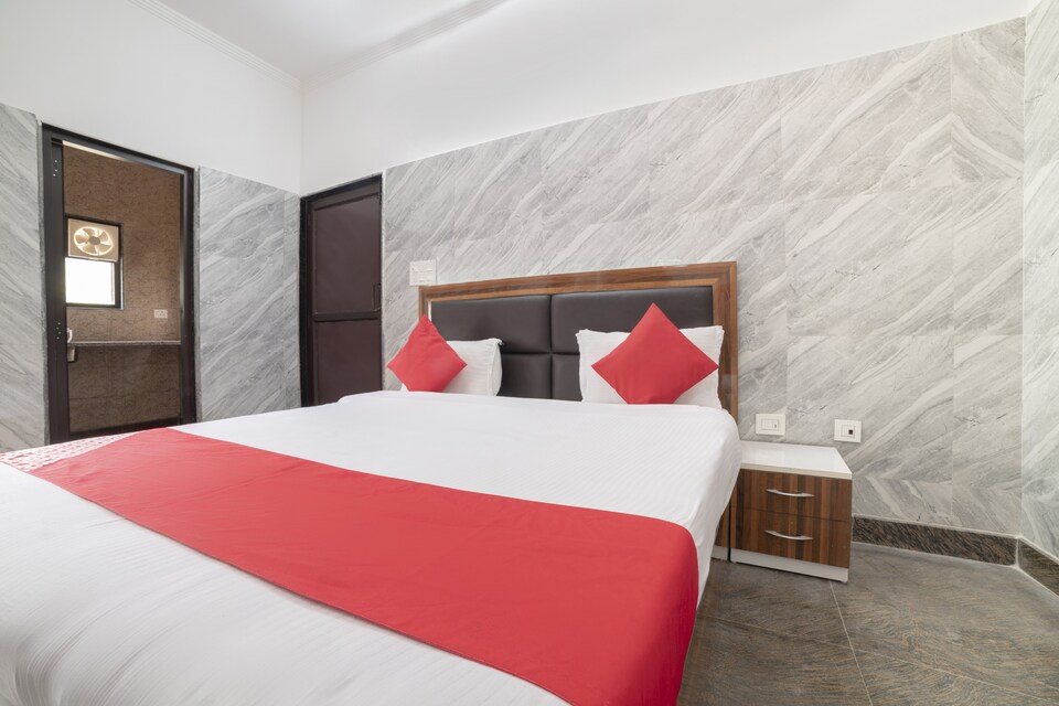 OYO Flagship 77050 Hotel Amar Leela, Rajpur Road Dehradun, Dehradun