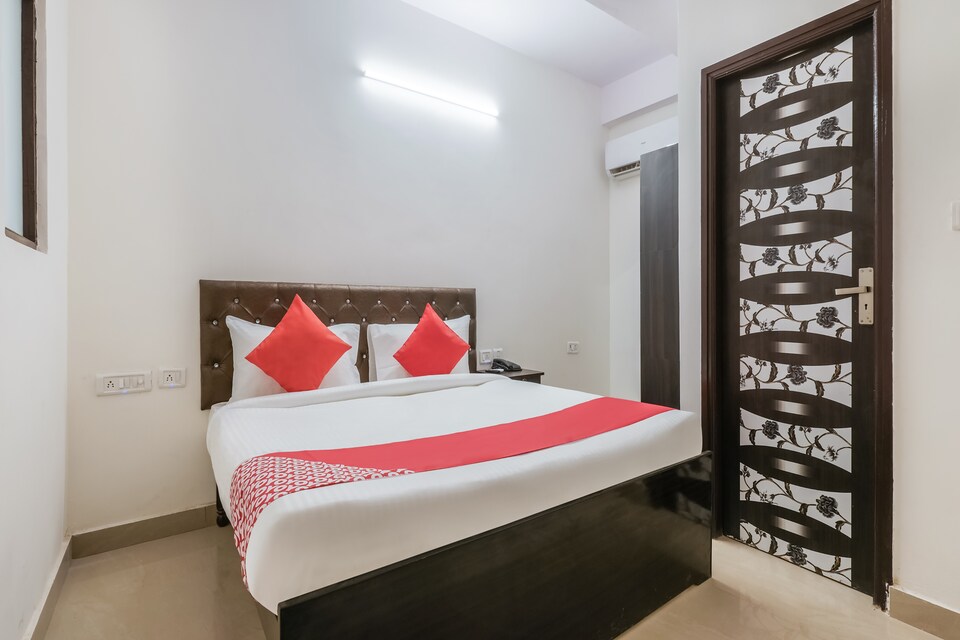 Collection O Crystal Residency Near Uttam Nagar West Metro Station, Airport-Dwarka Delhi, Delhi