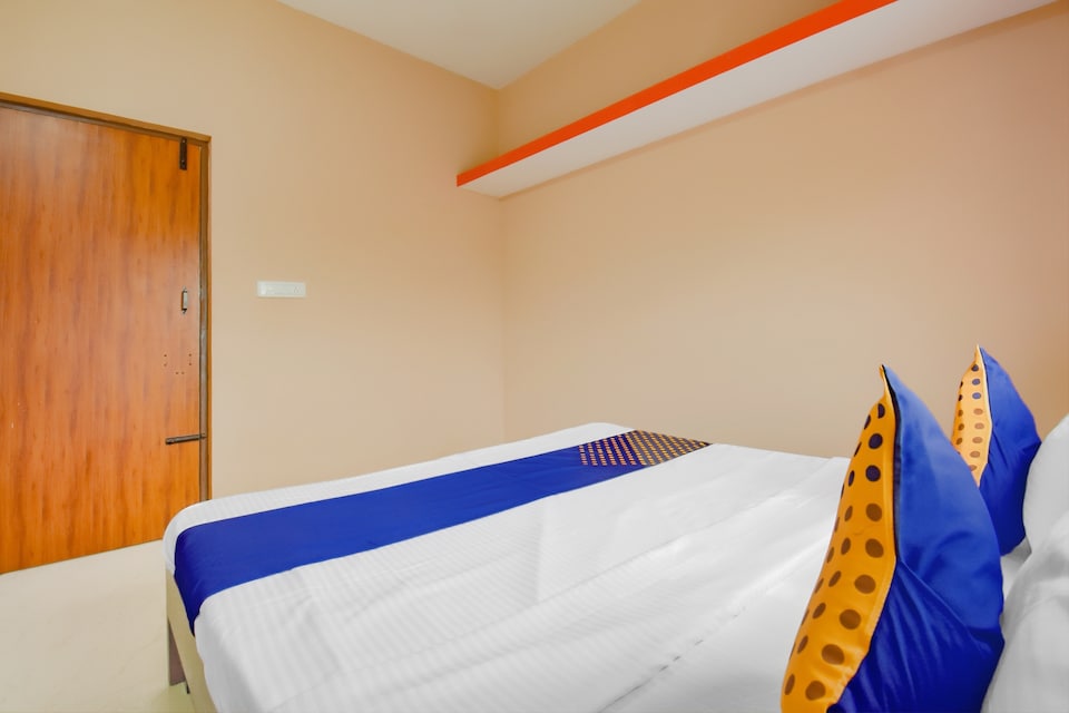 SPOT ON 77062 Kpt Lodge And Guest House, Chandapura Extension Bangalore, Bangalore