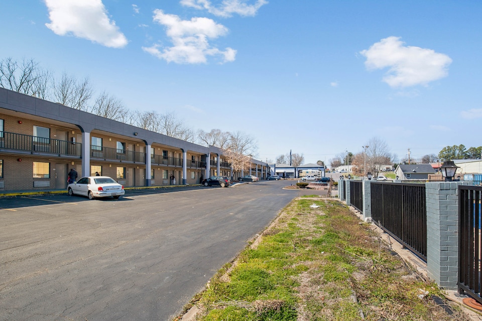 Hotel O Columbia Downtown near I-65, Columbia TN, Columbia