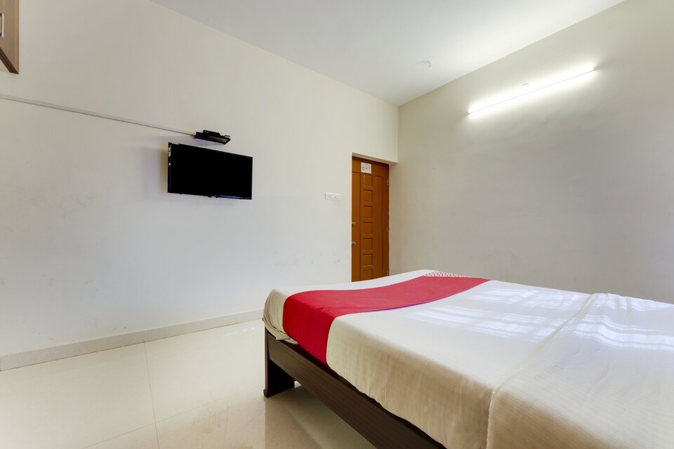 OYO 77072 Sorgam Residency, Porur Chennai, Chennai