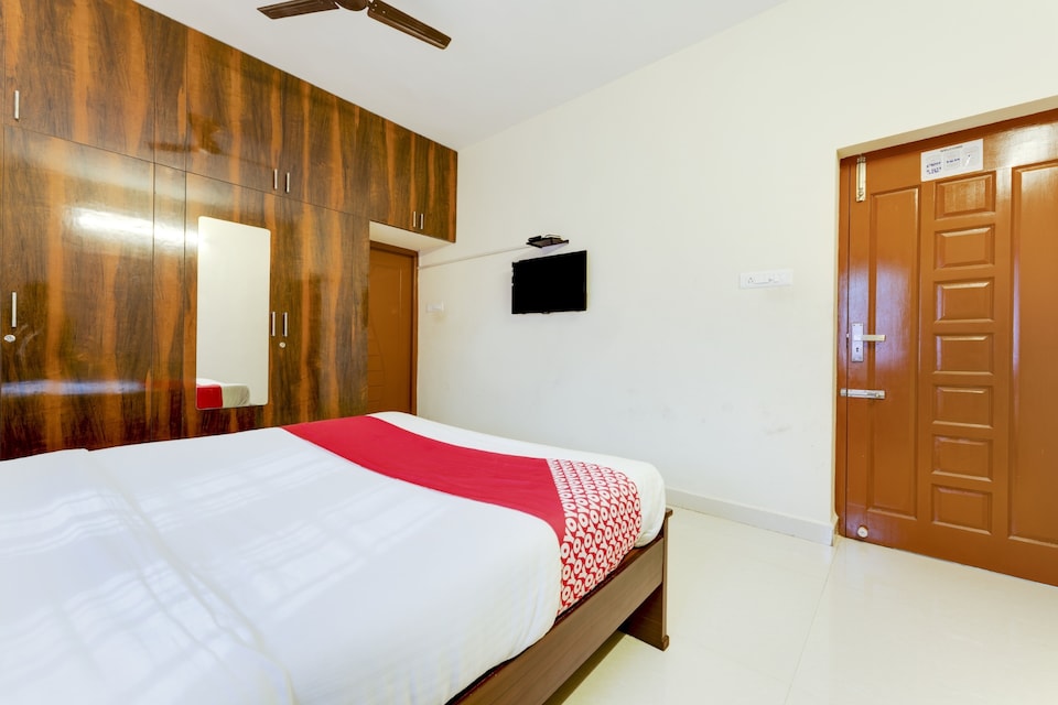OYO 77072 Sorgam Residency, Porur Chennai, Chennai