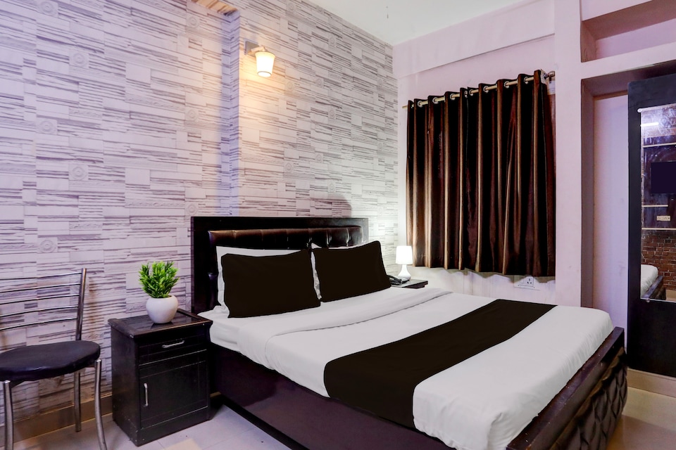 Super Hotel O A.N College Patna Formerly Hudco Grand, Patliputra Colony, Patna