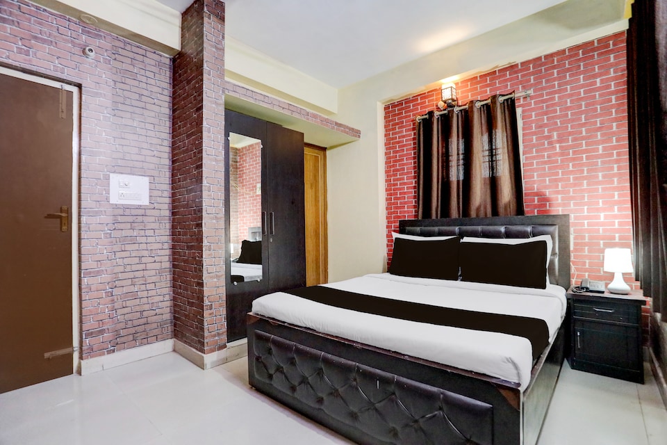 Super Hotel O A.N College Patna Formerly Hudco Grand, Patliputra Colony, Patna