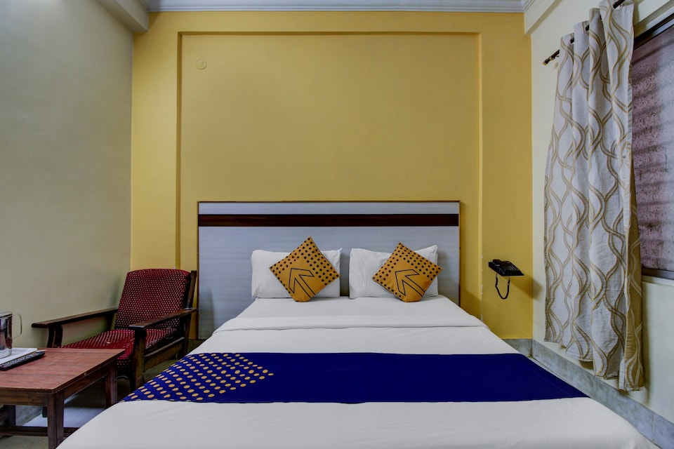SPOT ON 77106 Hotel Sangam Royal, Majestic Bangalore, Bangalore