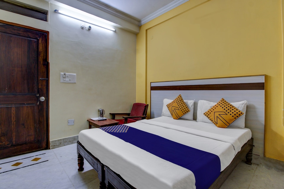 SPOT ON 77106 Hotel Sangam Royal, Majestic Bangalore, Bangalore