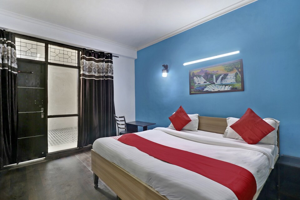 OYO 77119 Shiv Shakti Residency , Noida City, Noida