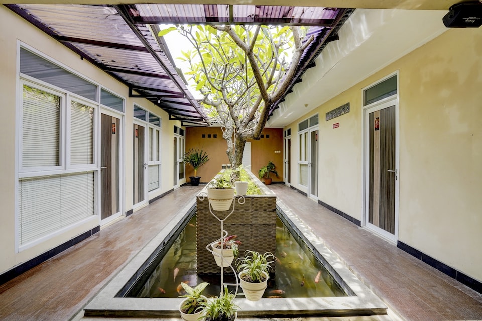 OYO 90140 Nginep Yuuk Guest House, Cirebon, Cirebon