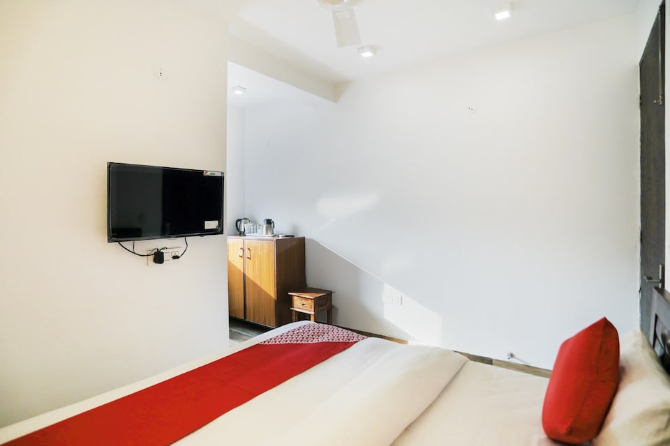 OYO 77125 S R Plaza, Greater Noida, Noida