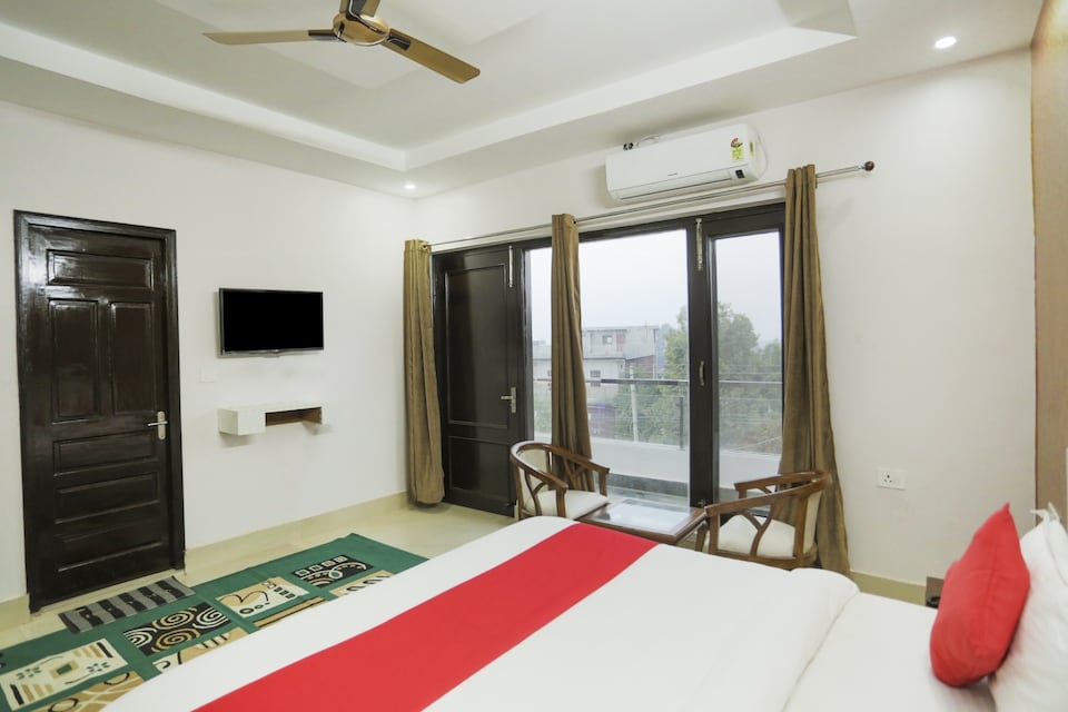 OYO 77125 S R Plaza, Greater Noida, Noida