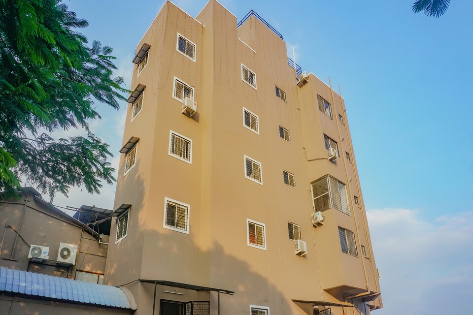 Collection O 77130 Club24, Pune Camp, Pune
