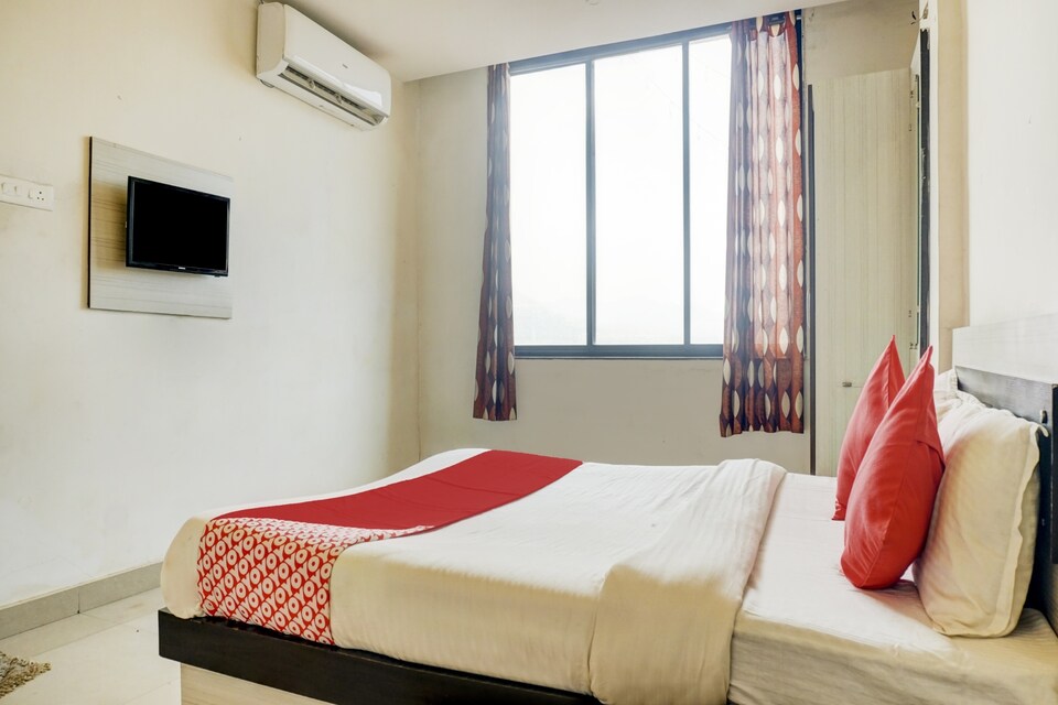 OYO 77133 Shree Trupti Lodging , Katraj Khed Shivapur Pune, पुणे
