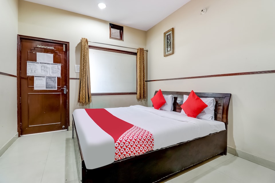 OYO NNL020 Hotel Milan, Narnaul City, Narnaul