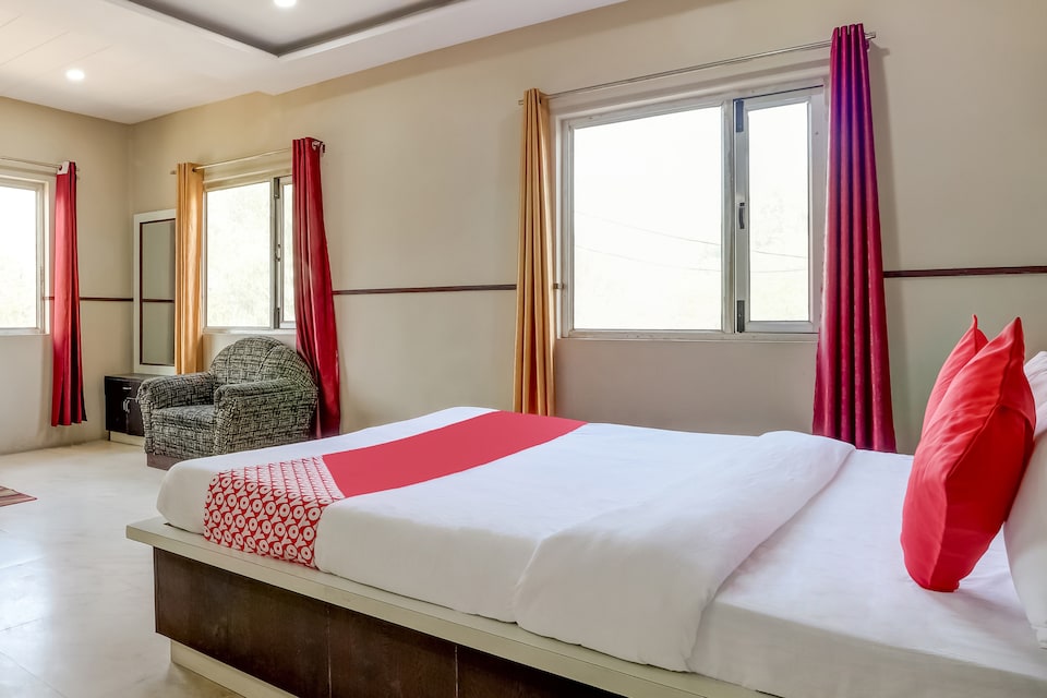 OYO NNL020 Hotel Milan, Narnaul City, Narnaul