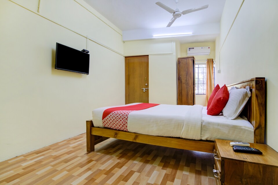 OYO Flagship 77152 Emmanuel Residency, Palarivattom, Kochi