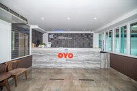 Super OYO 90147 Hilltop Hotel
