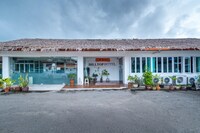 Super OYO 90147 Hilltop Hotel