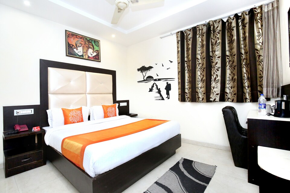 OYO 982 Hotel Royal Park, Central Chandigarh, Chandigarh