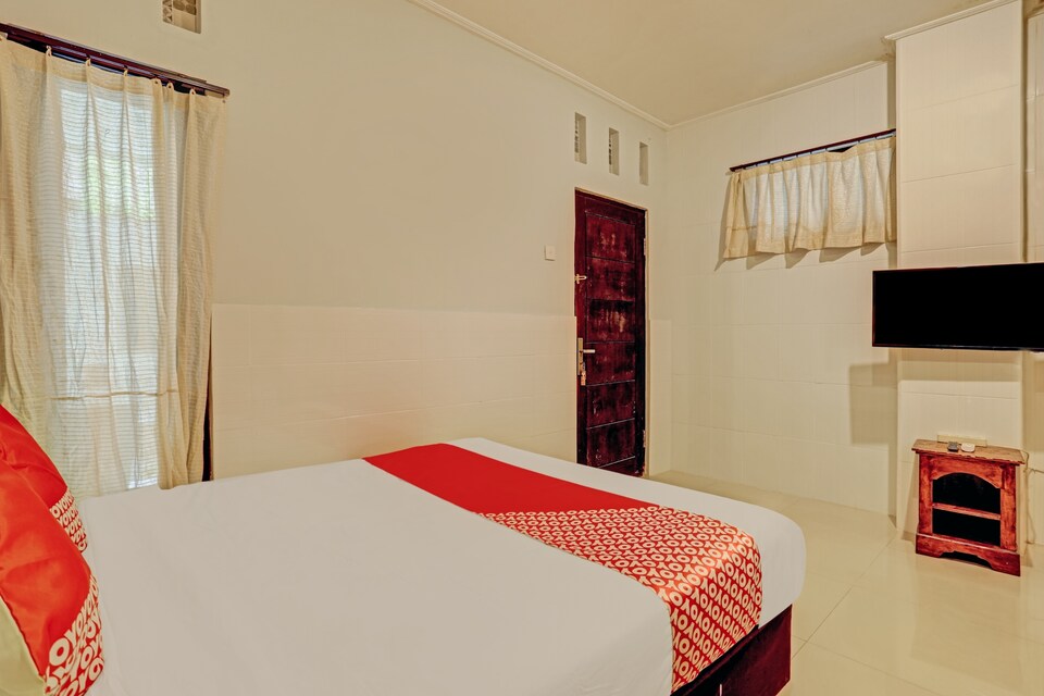 OYO 90155 Landuh Merta Residence, Legian, Bali