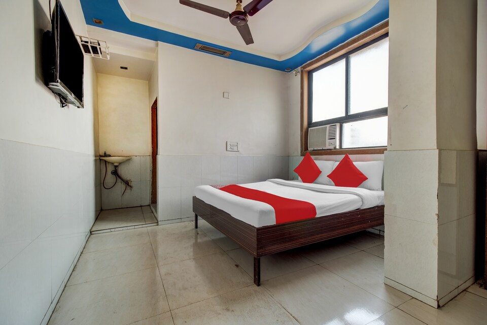 OYO 77182 Hotel Sea Rock, Mumbai Airoli-Vashi, Mumbai