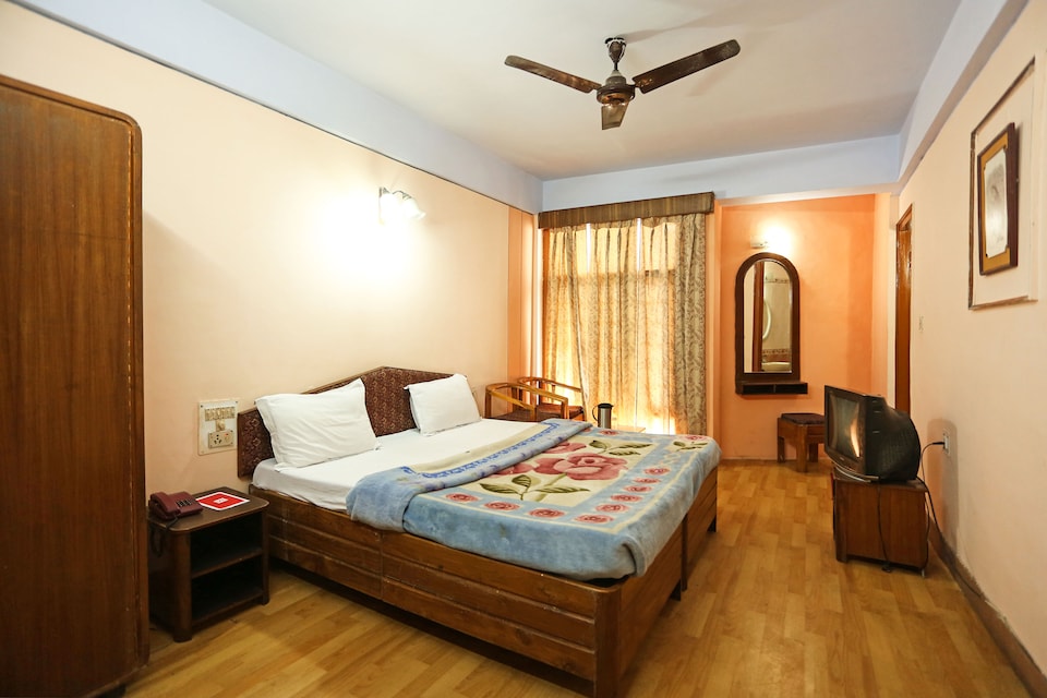 Flagship Hotel Radha Continental, Mall Road Nainital, Nainital