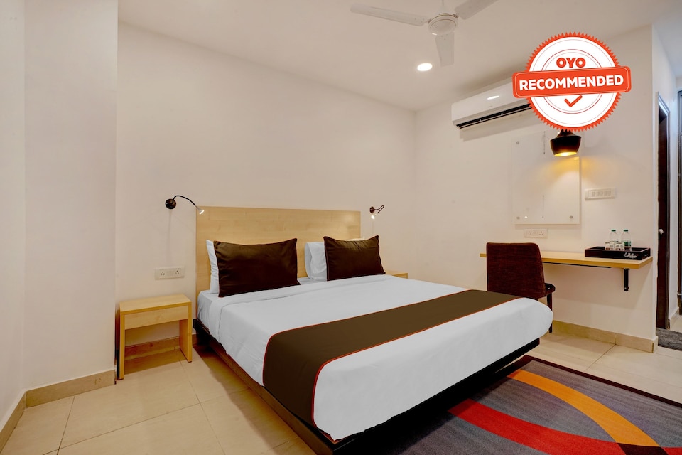 Collection O 77199 Sigma Tower above Reliance SMART sector -44, Noida City, Noida