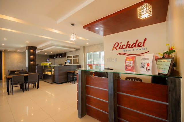 OYO 725 Richdel Resort Hotel