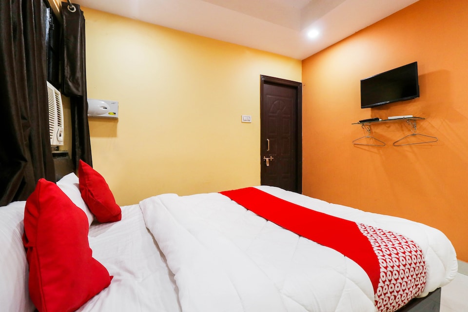 OYO 77221 Hotel Rama, Godowlia, Varanasi