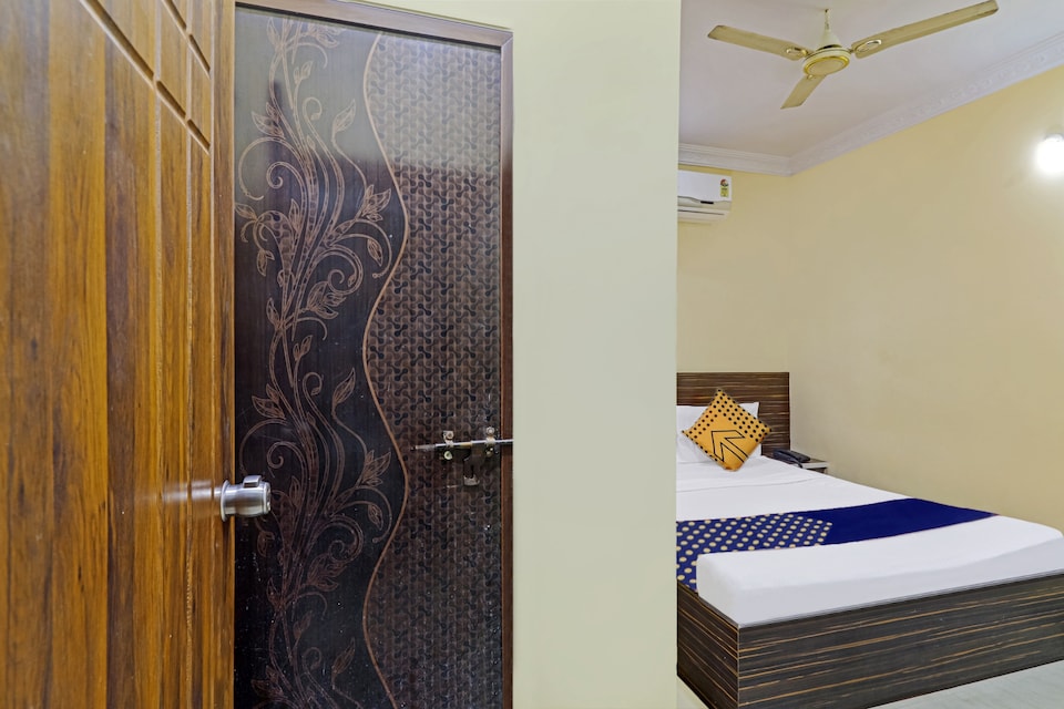 OYO HYD1589 Hotel Dhana Residency, Secunderabad Railway Station, Hyderabad