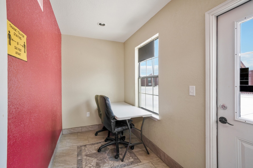 Oyo Hotel Kenedy Downtown - US 181, Kenedy TX, Kenedy