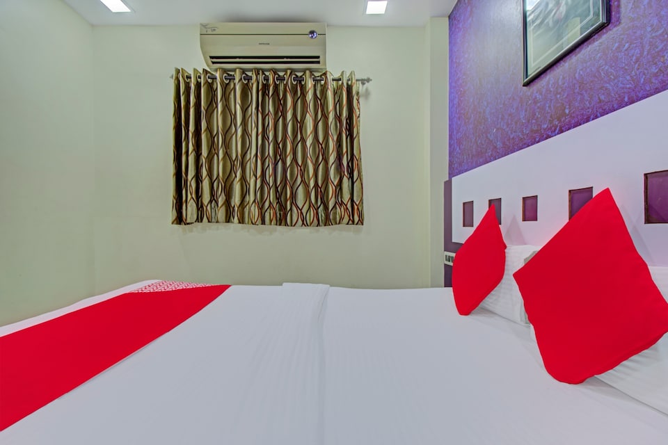 OYO Hotel Planet Near Chhatrapati Shivaji International Airport, Mumbai International Airport, Mumbai