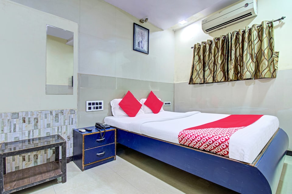 OYO Hotel Planet Near Chhatrapati Shivaji International Airport, Mumbai International Airport, Mumbai