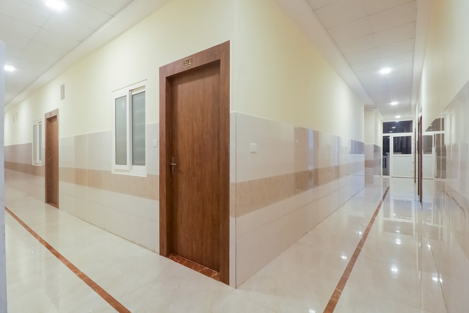 OYO Flagship Shree Paradise, Airport Lucknow, Lucknow