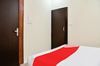 OYO 77281 Hotel Blue Irish