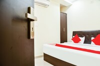 OYO 77281 Hotel Blue Irish
