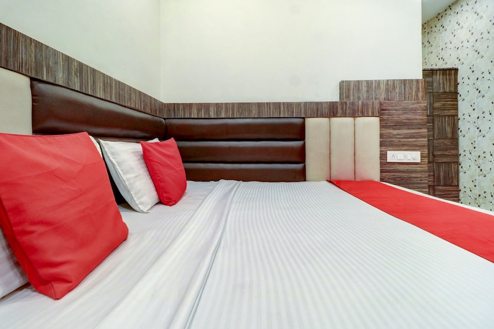 OYO 77287 Hotel Magus, Zirakpur, Zirakpur