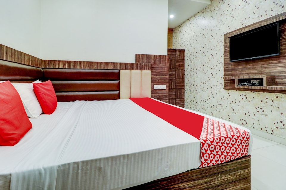 OYO 77287 Hotel Magus, Zirakpur, Zirakpur